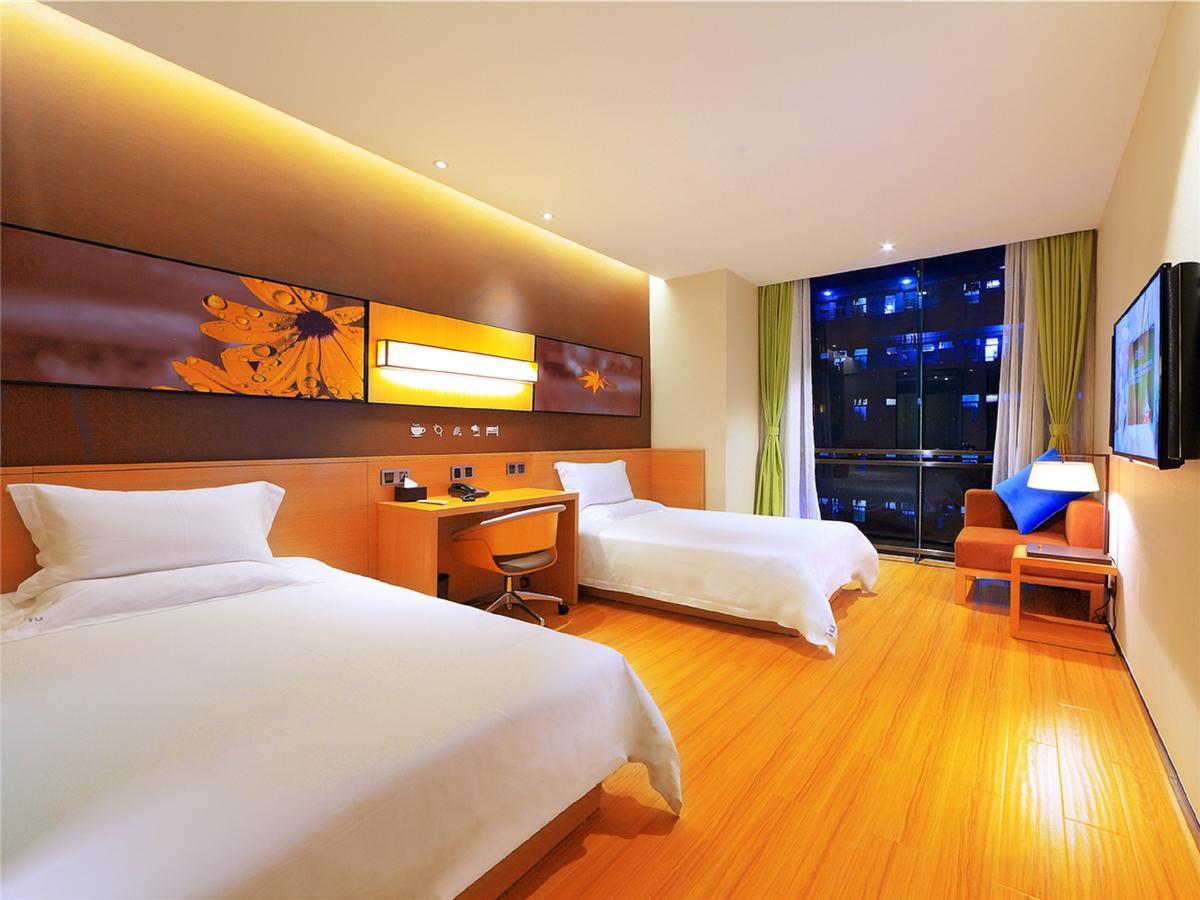Iu Hotel Guiyang Shibei Road Екстер'єр фото