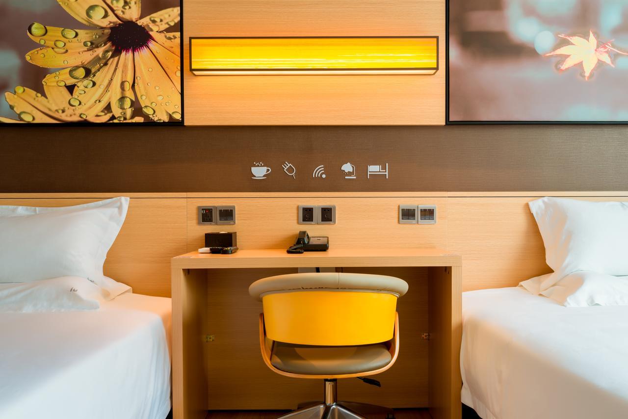 Iu Hotel Guiyang Shibei Road Екстер'єр фото